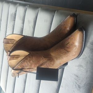 Black Star Cowboy Boots Size 9.5 B